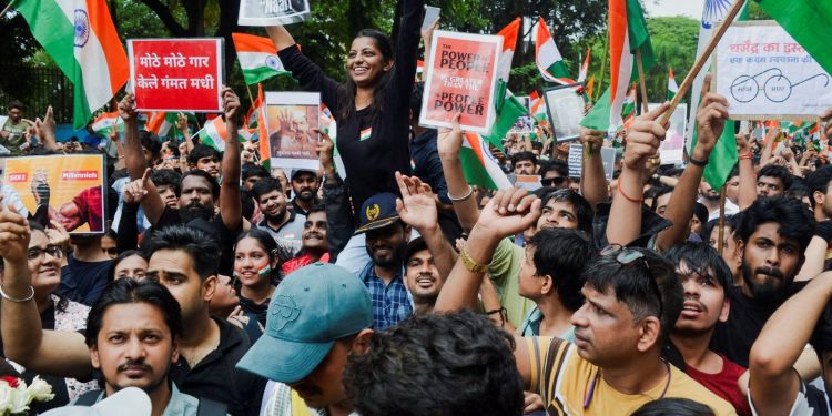 India inasprisce le pene per le fughe d'esame dopo le proteste