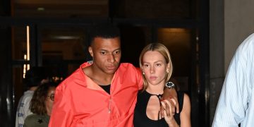 Mbappé ed Ester Expósito, stile di coppia dopo i Mondiali