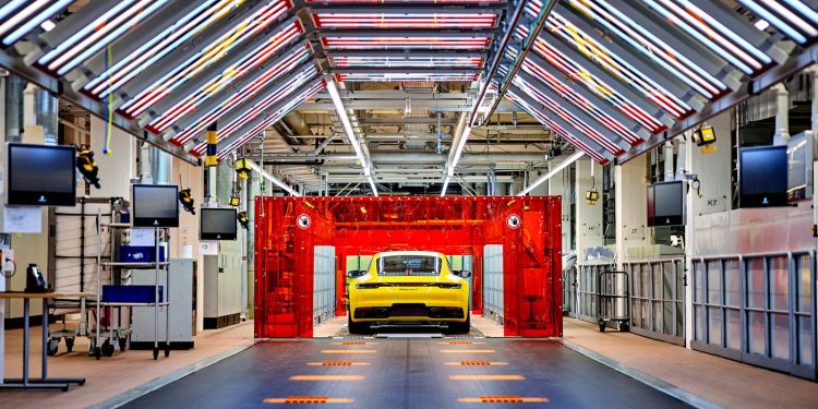 Porsche verso 9.000 tagli: la crisi dell'auto sportiva tedesca