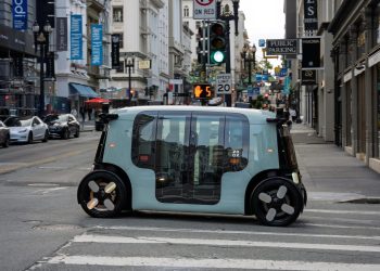 Zoox potrà far pagare le corse sui robotaxi senza volante