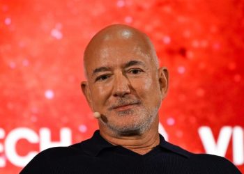 Consorzio con Bezos entra nel Liverpool, opzione per il controllo