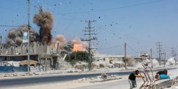 Raid israeliani, uccisi un adolescente e un bambino