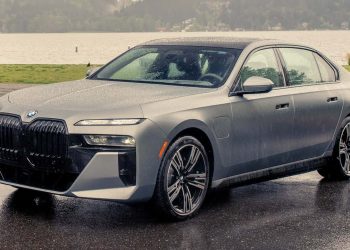 Doppio richiamo BMW negli USA: sterzo e trasmissione