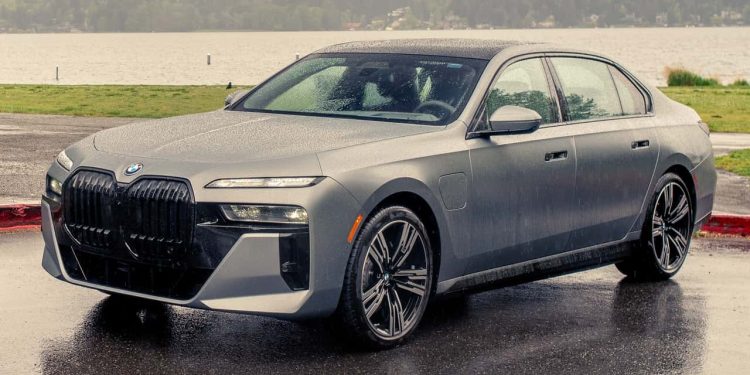 Doppio richiamo BMW negli USA: sterzo e trasmissione